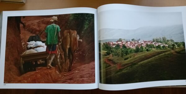 Burnt Vanilla : A Paddle to and a journey Through Madagascar by -David Grier[SIGNED] - Image 8