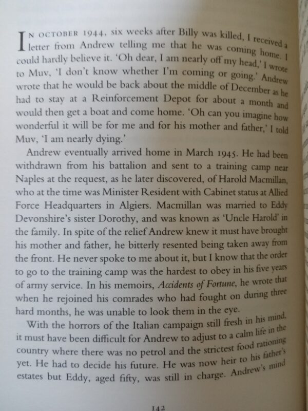 Wait For Me! Memoirs of the Youngest Mitford Sisters-Deborah Devonshire - Image 2