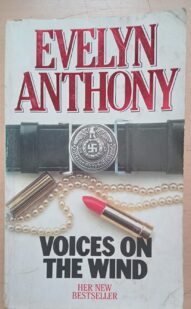 Voices on the Wind - Evelyn Anthony